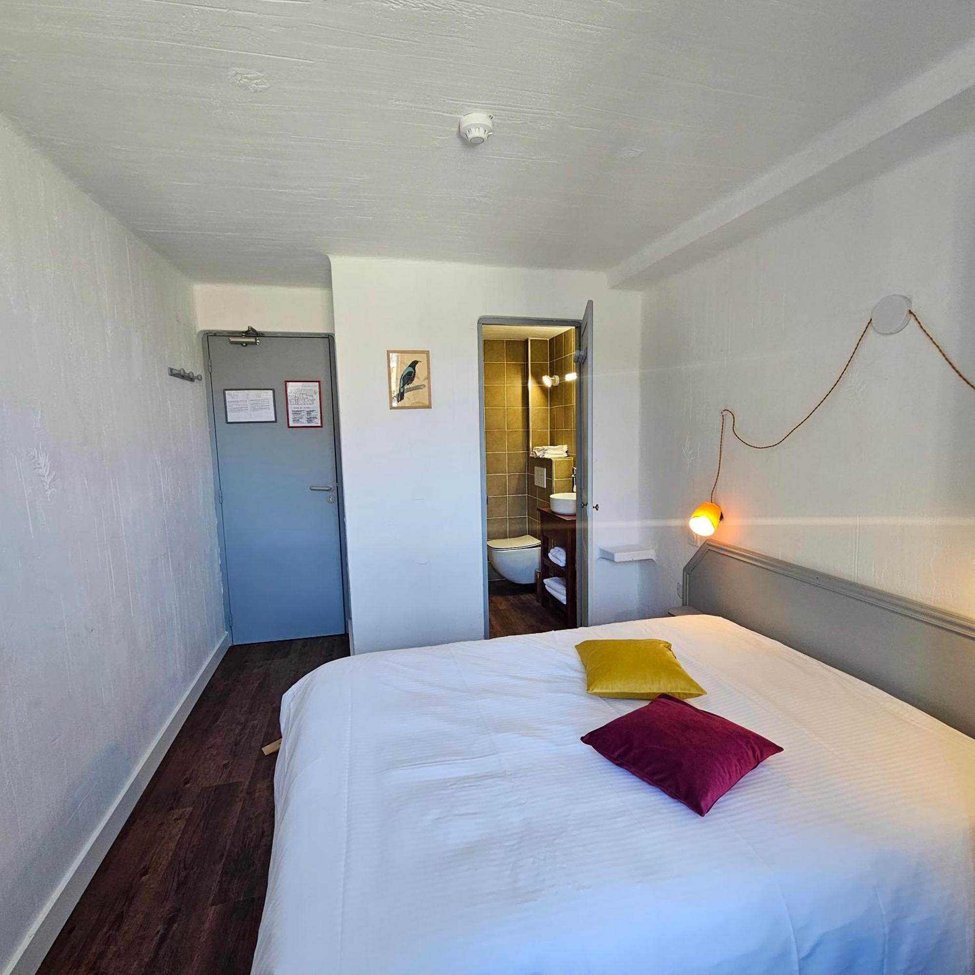 Hotel Candide 圣贝尔特朗德科曼日 外观 照片